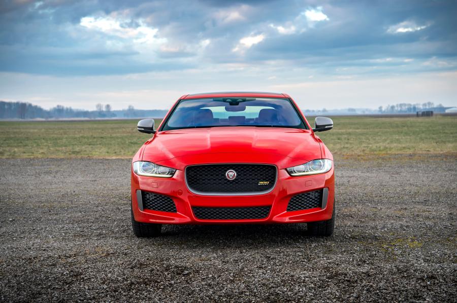 Jaguar XE 300 Sport 2018 года  (WW) (фото 16 из 24)